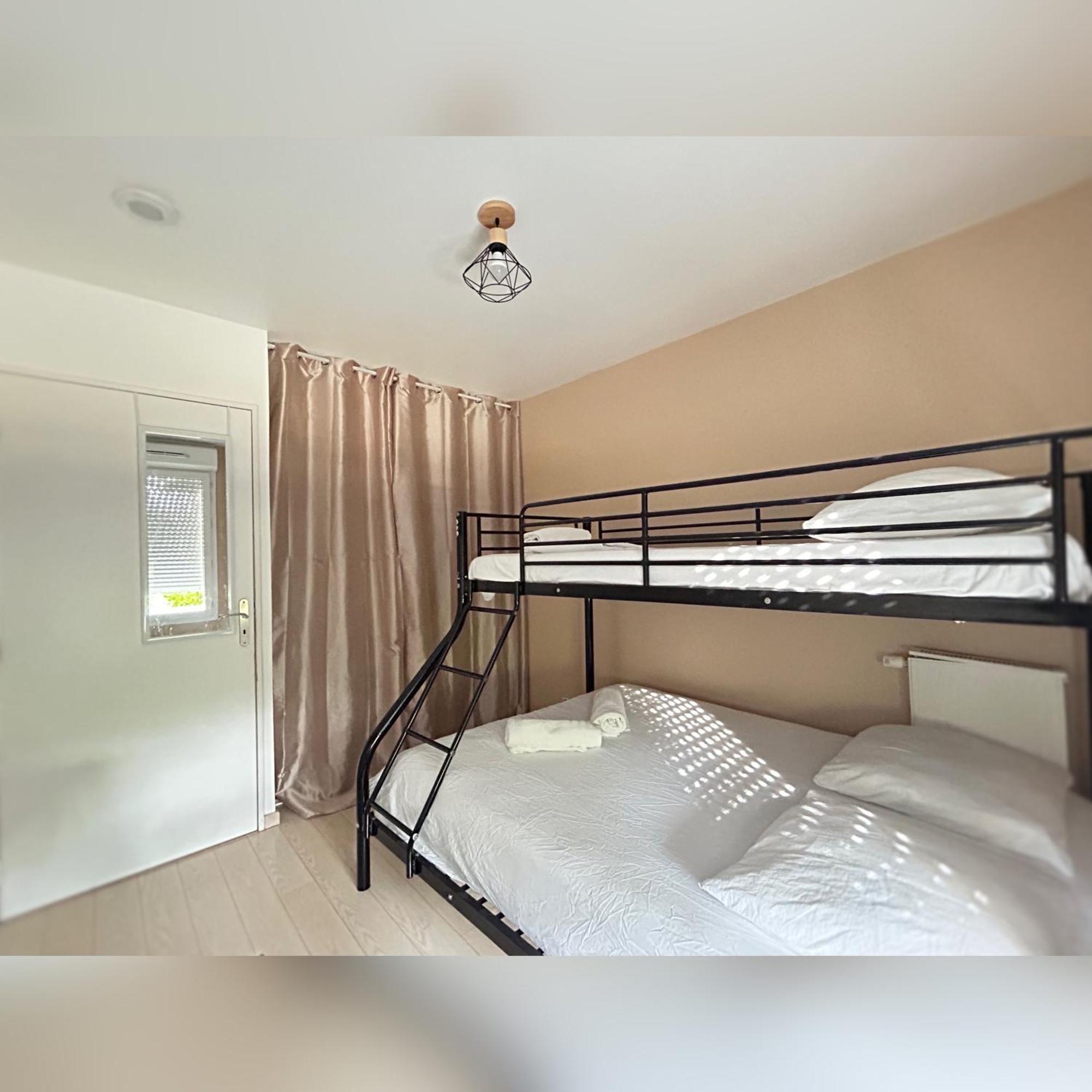 Le Duplex Chessy - 15Min From Disneyland - 2 Private Parkings - Garden - Kingsize & Queensize Bed - Supermarket Behind The House Bagian luar foto